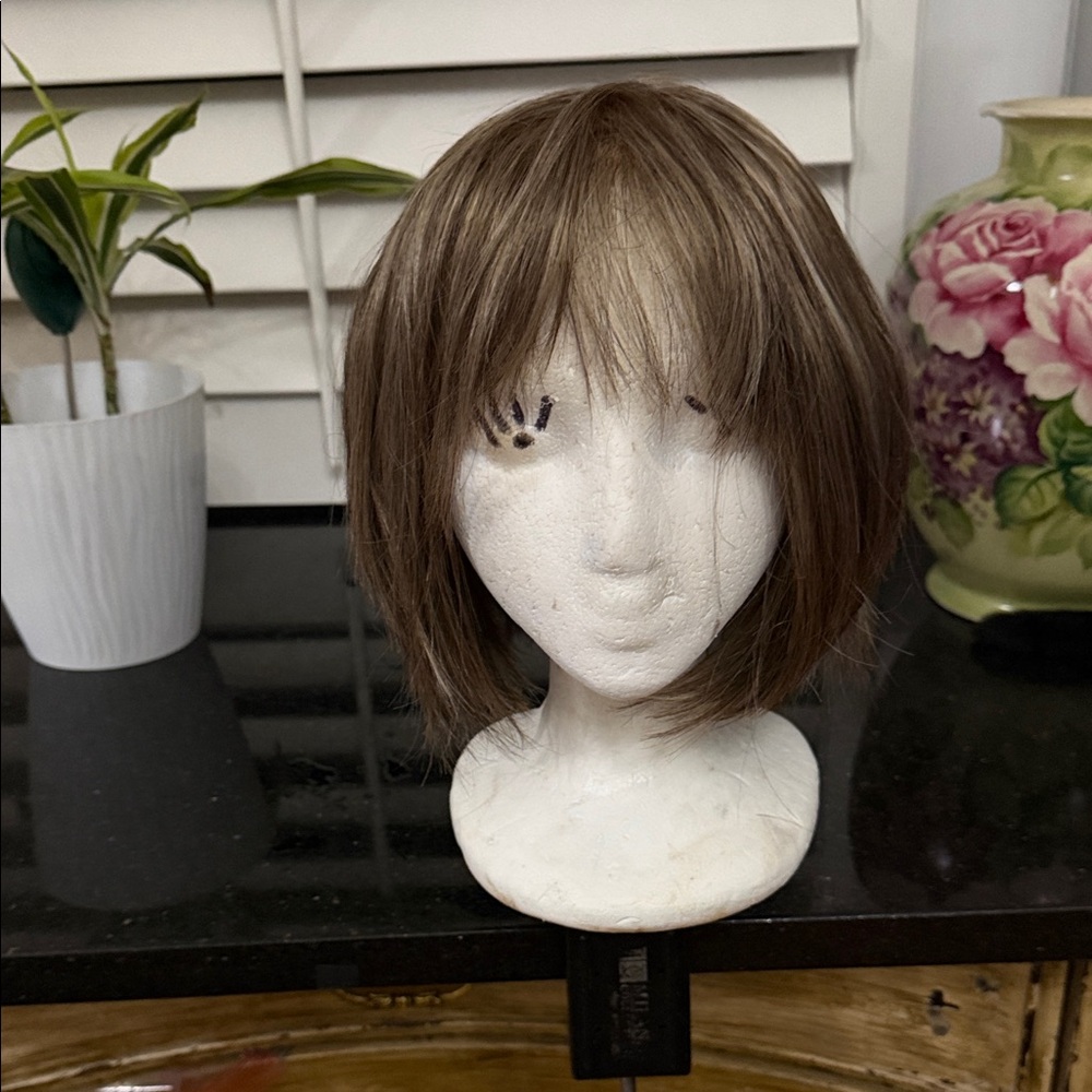 #28 Stylish Silky Blond Bob Wig